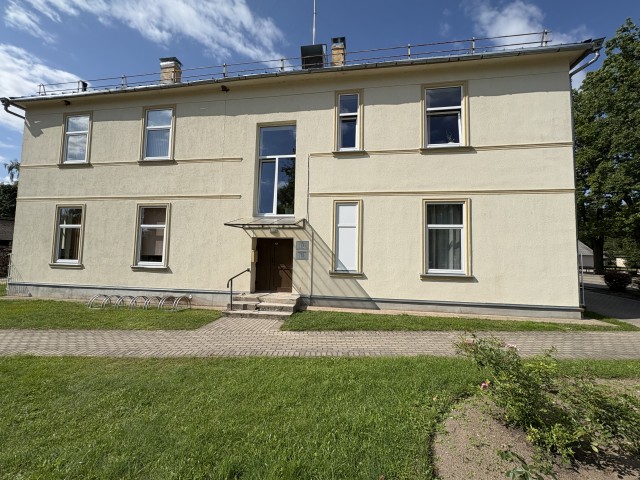 Neretas kultūras centra ēka - bibliotēka 2. stāvā